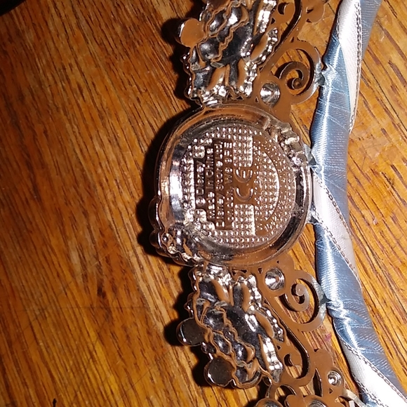 Cinderella high quality Disney World Limited Edition London crown tiara princess - Picture 7 of 8